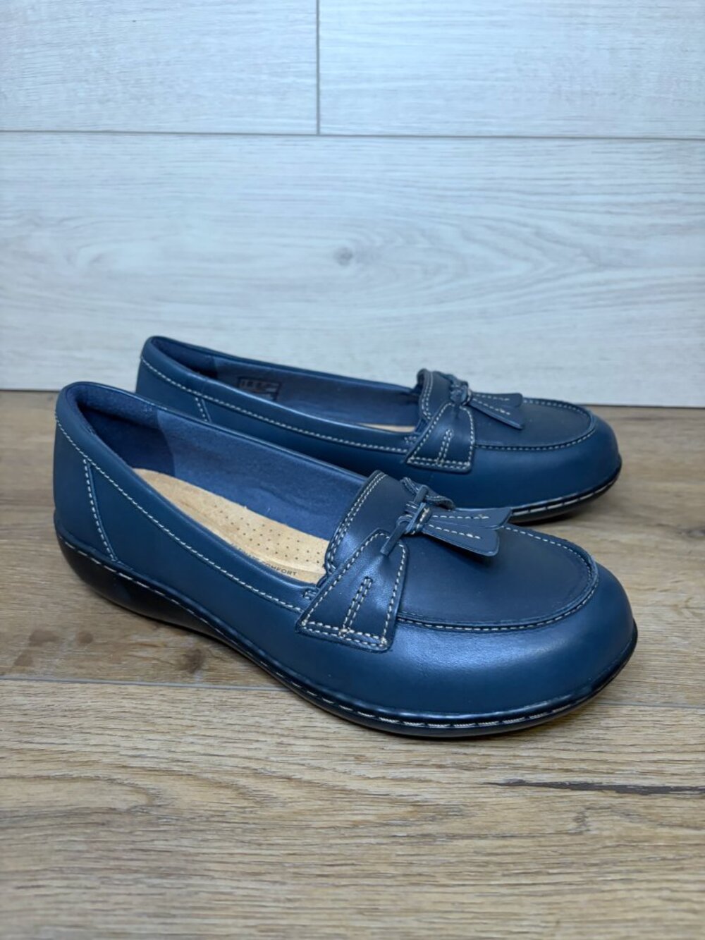 Clarks Loafers Womens Navy Ashland Bubble Slip On Leather Tassel Comfort 8.5W